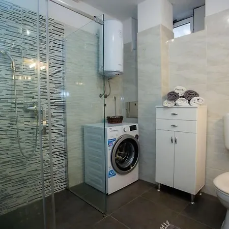 Old Town Apartment *